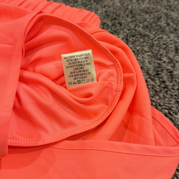 NWT New In neon coral active shorts size small. - Picture 7 of 7